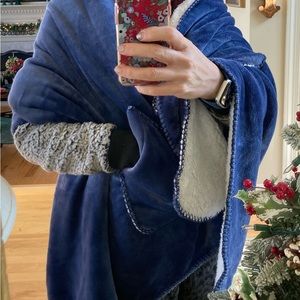 New Royal Blue Fleece Blanket With Pockets